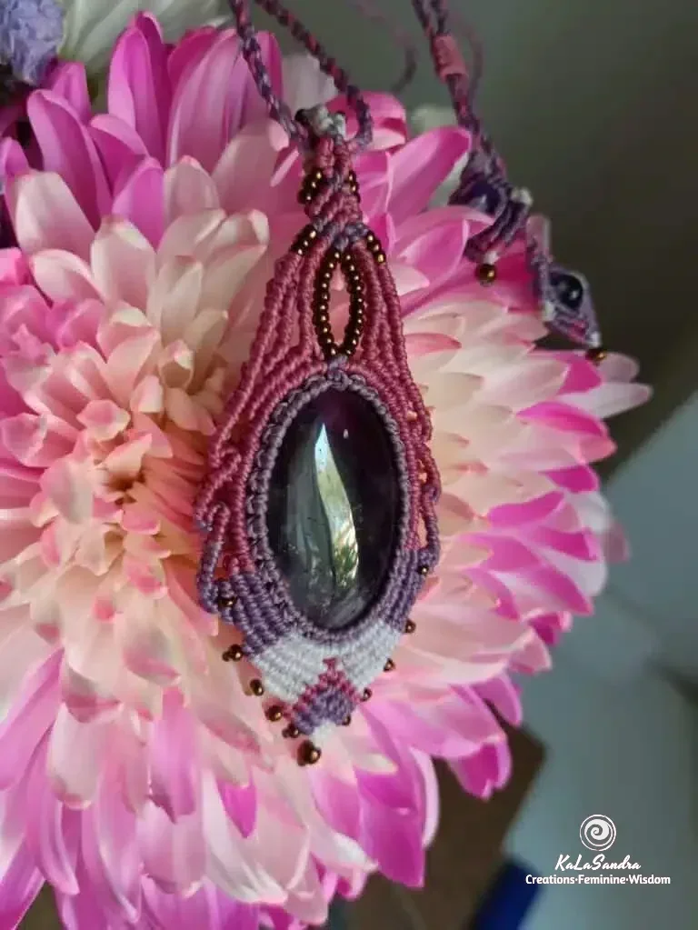 Handmade macrame necklace-KalaSandra-Grace