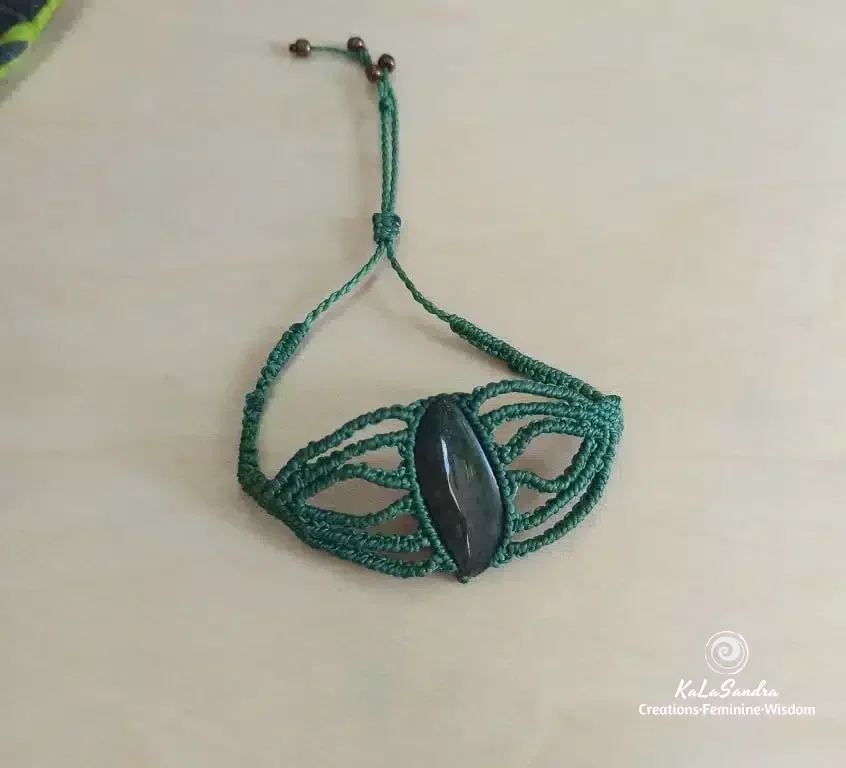 Bracelet en macramé unique en obsidienne de couleur verte – Image 6