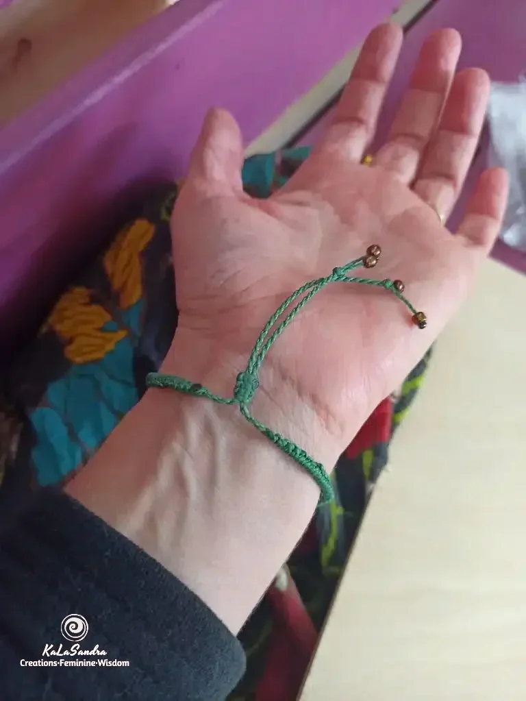 Bracelet en macramé unique en obsidienne de couleur verte – Image 7