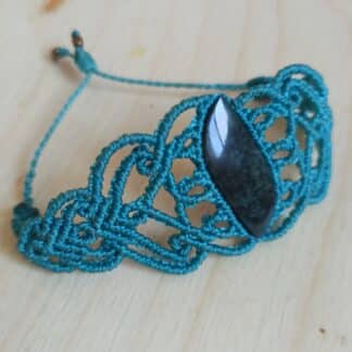 Obsidian Big Macrame Bracelet. Obsidian bracelet. macrame bracelet. Handmade. One-of-a-kind bracelet. Blue bracelet. Artisan jewelry. Boho. Bohemian jewelry