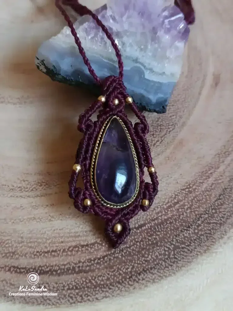 amethyst macrame pendant handmade. Artisan jewelry. Bohemian. Unique. Handmade. Gemstone jewelry