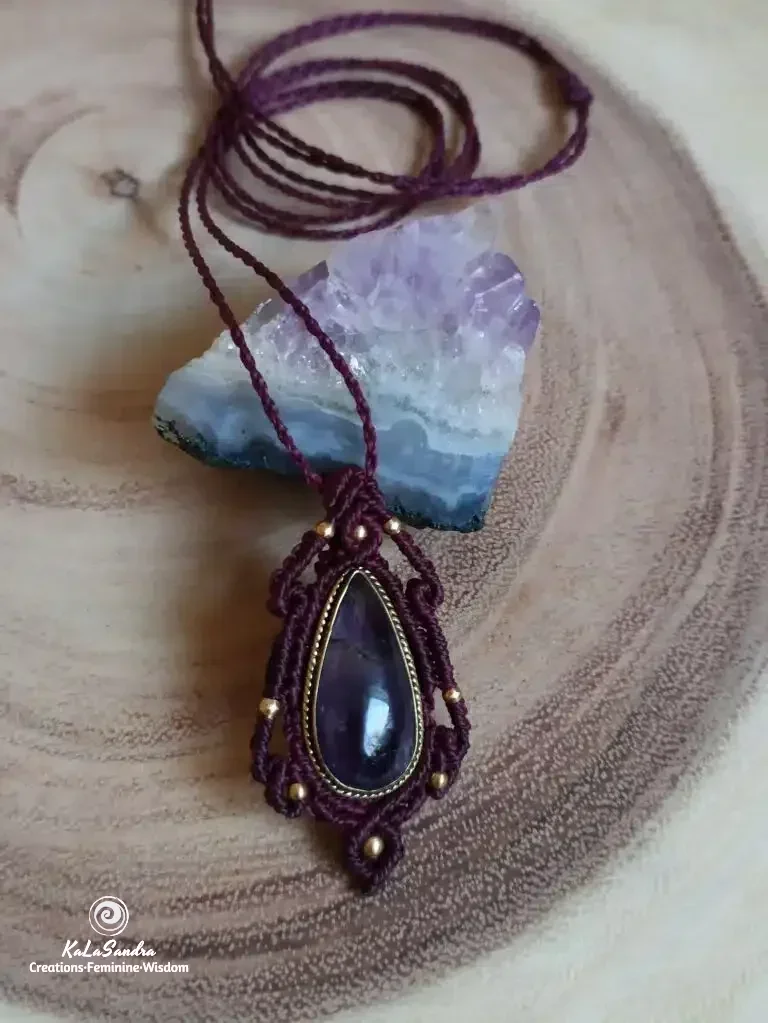 PRECIOUS-Amethyst macrame pendant handmade necklace in dark cherry color - Image 4