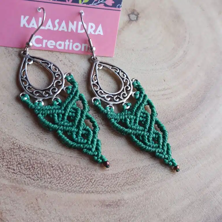SONIA macrame earrings in GREEN color and antique silver tone - Image 2