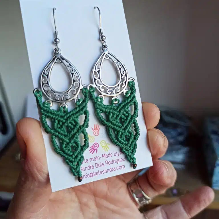 SONIA macrame earrings in GREEN color and antique silver tone - Image 3